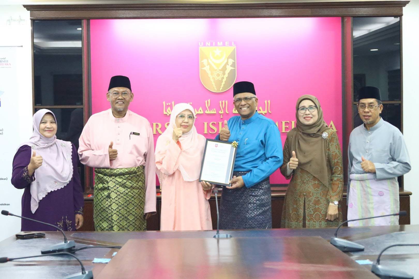 UNIMEL HONOURS PUAN ZALINAH BINTI HJ. RAMLI FOR 29 YEARS OF DEDICATED SERVICE